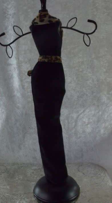 JEWELLERY HOLDER -  PORCELAIN  LADY  -  from SUEZYT