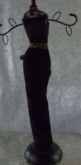 JEWELLERY HOLDER -  PORCELAIN  LADY  -  from SUEZYT