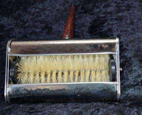 VINTAGE METAL TABLE CRUMB SWEEPER - from SUEZYT