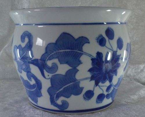 BLUE AND WHITE ORIENTAL VASE  from SUEZYT