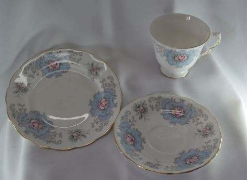 QUEEN ANNE TRIOS  - VINTAGE - ENGLISH PORCELAIN - from SUEZYT