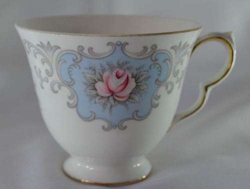 QUEEN ANNE TRIOS  - VINTAGE - ENGLISH PORCELAIN - from SUEZYT