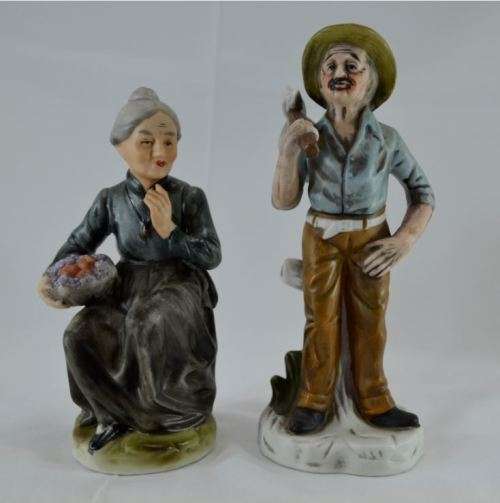 SET OF TWO FIGURINES from SUEZYT