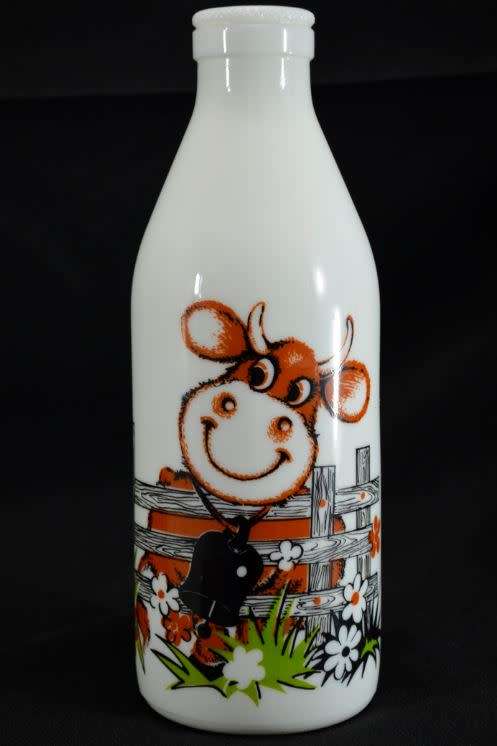 ITALIAN MILK GLASS - BOTTLE WITH COW - from SUEZYT