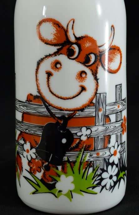 ITALIAN MILK GLASS - BOTTLE WITH COW - from SUEZYT
