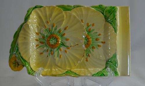 YELLOW BUTTERCUP RELISH DISH- CARLTONWARE - from SUEZYT