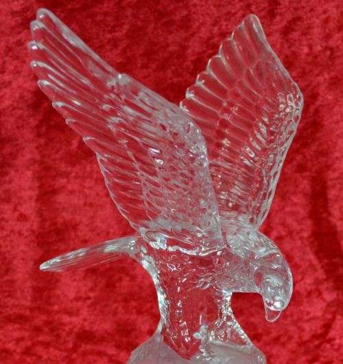 CRYSTAL BALD EAGLE FIGURINE - from SUEZYT