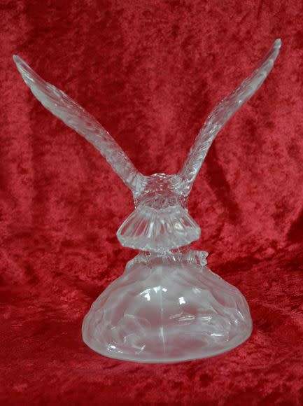 CRYSTAL BALD EAGLE FIGURINE - from SUEZYT