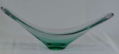 GREEN GLASS GONDOLA SHAPE DISH - from SUEZYT
