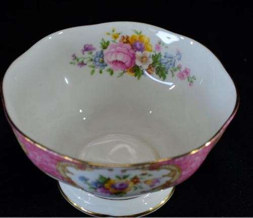 BEAUTIFUL "LADY CARLYLE " DISH - ROYAL ALBERT - from SUEZYT