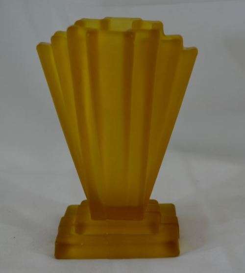 LOVELY ART DECO AMBER GLASS VASE - BAGLEY 1930 - from SUEZYT