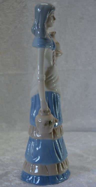 LADY CARRYING URNS - ATTRACTIVE FIGURINE - PORCELAIN - from SUEZYT