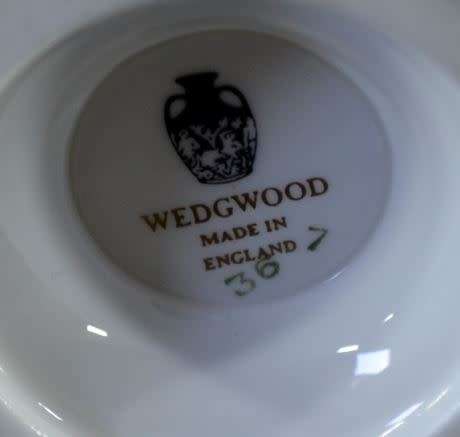 GOLDEN DRAGON FLORENTINE BY WEDGEWOOD - 17 PIECE COFFEE SET - from SUEZYT