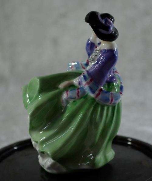 ROYAL DOULTON FIGURINE - from SUEZYT