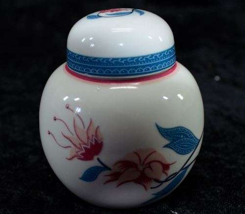 ELIZABETH ARDEN THE ROYAL PAVILION AT BRIGHTON GINGER JAR  - from SUEZYT