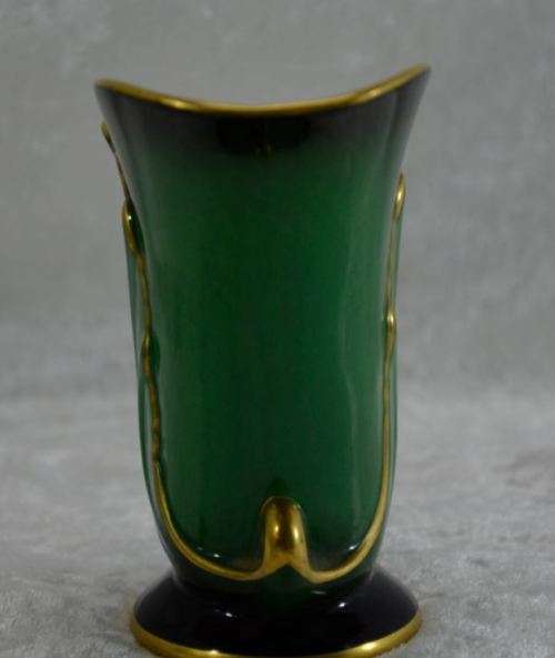 RESERVED FOR LEONOR SMALL VERT ROYALE VASE BY CARLTONWARE - VINTAGE - from SUEZYT