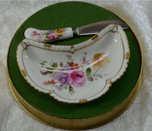 BOXED ROYAL CROWN DERBY CHINA BUTTER DISH AND KNIFE - from SUZYT