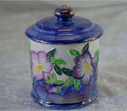 PRETTY COLOURFUL MALING SUGAR DISH - from SUEZYT