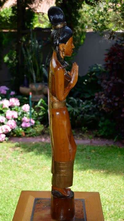 77CMS - THAI SAWASDEE HAND-CARVED LADY WELCOMING STATUE - from SUEZYT