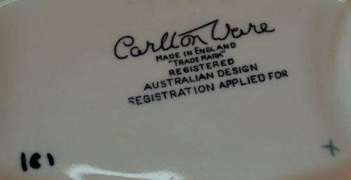 PRETTY BUTTERCUP CARLTON WARE DISH -  from SUEZYT