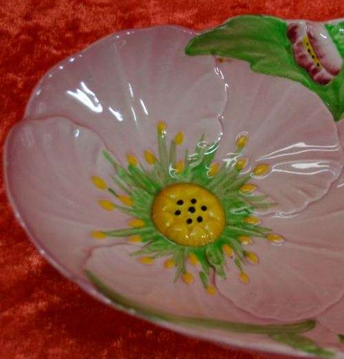 PRETTY BUTTERCUP CARLTON WARE DISH -  from SUEZYT