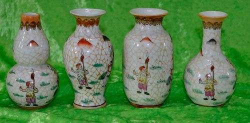 RESERVED FOR CATHERINE SET OF 4 SMALL CHINESE VASES - QIANLONG NIAN ZHI - 1950's -from SUEZYT