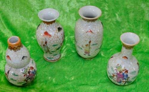 RESERVED FOR CATHERINE SET OF 4 SMALL CHINESE VASES - QIANLONG NIAN ZHI - 1950's -from SUEZYT