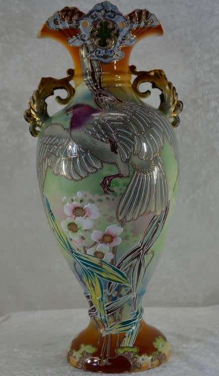 JAPANESE RED HEADED WOOD PIGEON SATSUMA (?) VASE - from SUEZYT