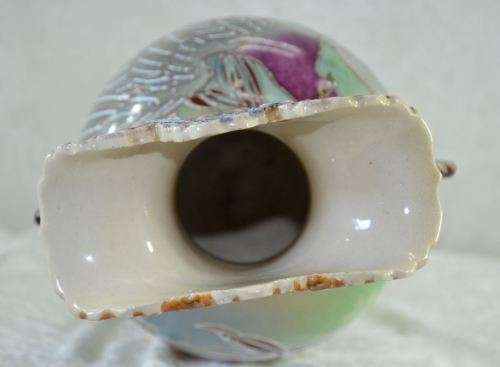 JAPANESE RED HEADED WOOD PIGEON SATSUMA (?) VASE - from SUEZYT