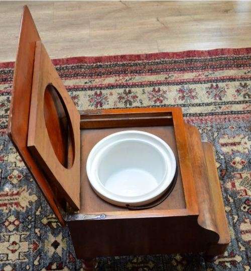 VICTORIAN MAHOGANY COMMODE - from SUEZYT