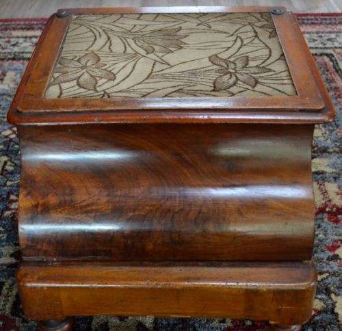 VICTORIAN MAHOGANY COMMODE - from SUEZYT