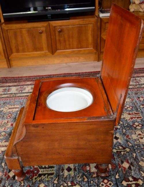 VICTORIAN MAHOGANY COMMODE - from SUEZYT