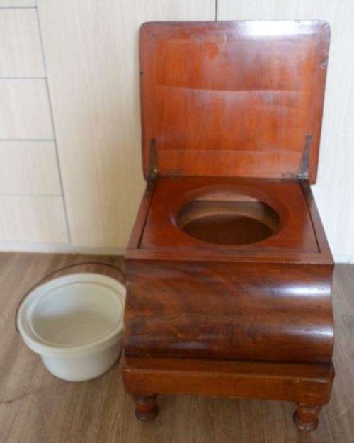 VICTORIAN MAHOGANY COMMODE - from SUEZYT