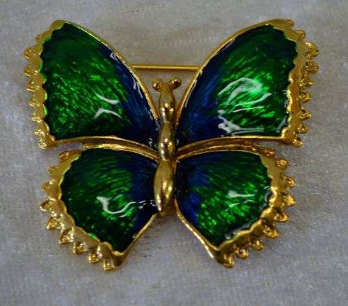 CLOISONNE GREEN ENAMEL BUTTERFLY BROOCH ON GOLD GILT - from SUEZYT