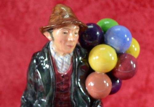 "RESERVED" THE BALLOON MAN FROM ROYAL DOULTON HN 1954 "DAMAGED" - from SUEZYT