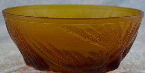 JOBLINGS LALIQUE STYLE GLASS DISH - VINTAGE - from SUEZYT