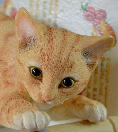 "RESERVED FOR BARGAINADDICT" KITTEN - A RECIPE FOR LOVE  SCULPTURE - COUNTRY ARTISTS - from SUEZYT