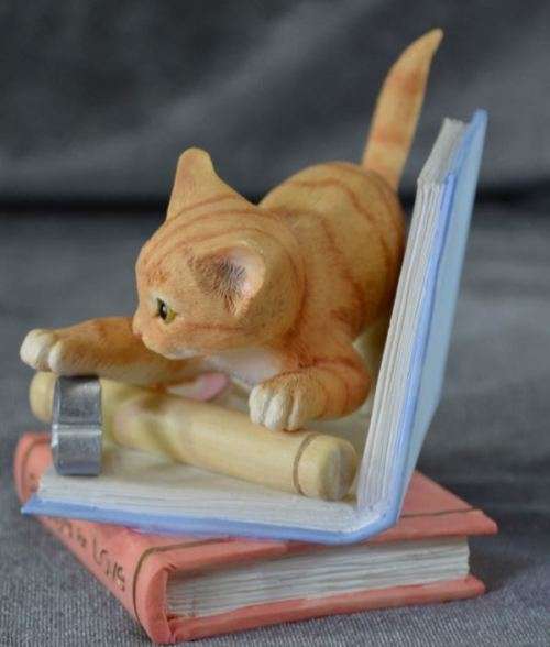 "RESERVED FOR BARGAINADDICT" KITTEN - A RECIPE FOR LOVE  SCULPTURE - COUNTRY ARTISTS - from SUEZYT