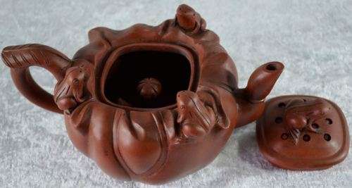 CHINESE YIXING ZISHA TEAPOT -SUEZYT