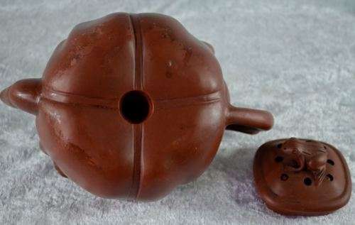 CHINESE YIXING ZISHA TEAPOT -SUEZYT
