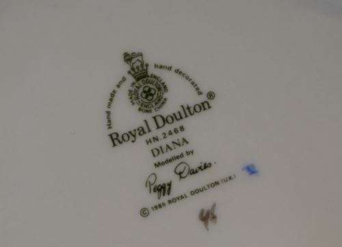 ROYAL DOULTON DIANA FIGURINE - from SUEZYT