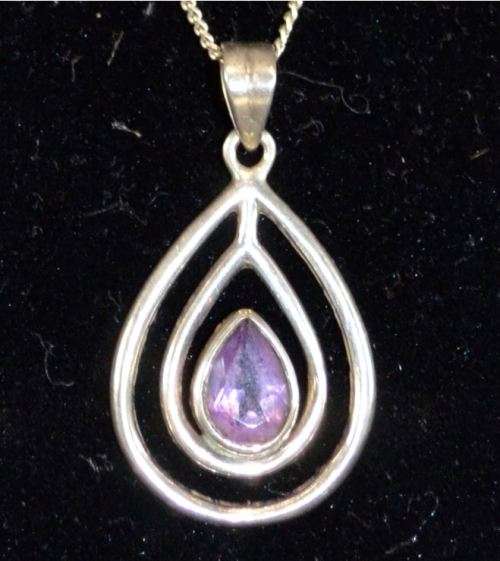 SILVER PENDANT & CHAIN  - from SUEZYT