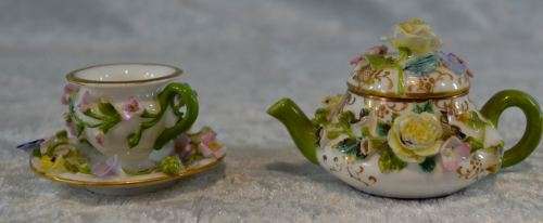 MEISSEN RARE MINIATURE TEAPOT AND DUO WITH APPLIED FLOWERS - from SUEZYT