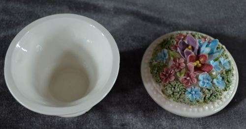 ITALIAN LIDDED URN - from SUEZYT