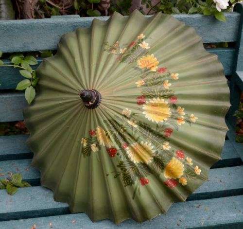 VINTAGE ORIENTAL OIL-PAPER UMBRELLA - from SUEZYT