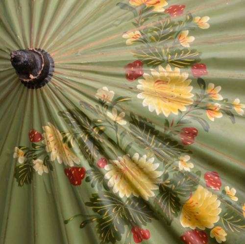VINTAGE ORIENTAL OIL-PAPER UMBRELLA - from SUEZYT