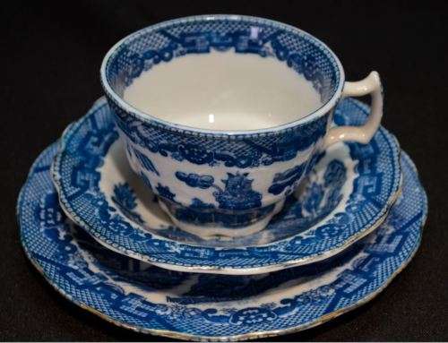 MARUKACHI CHINA TRIO WITH JAPANESE SCENE -  from SUEZYT