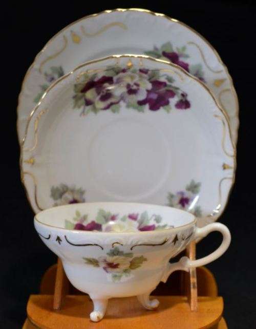 FOOTED PANSY TRIO - JAPAN - from SUEZYT