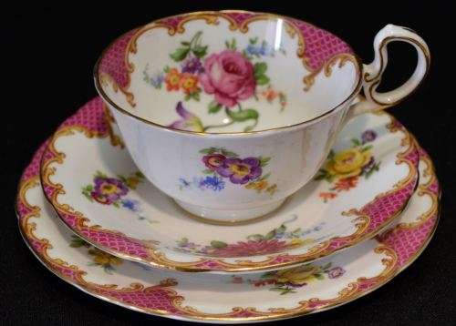 AYNSLEY TRIO WITH PINK ROSES - from SUEZYT