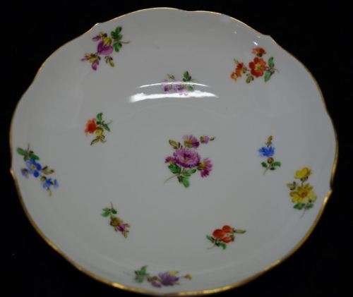 MEISSEN SCATTERED FLOWERS DISH #1 - BLUE DOT PERIOD - from SUEZYT